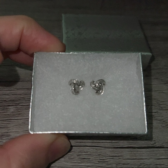 Diamond Knot 14K white gold studs - Picture 2 of 12